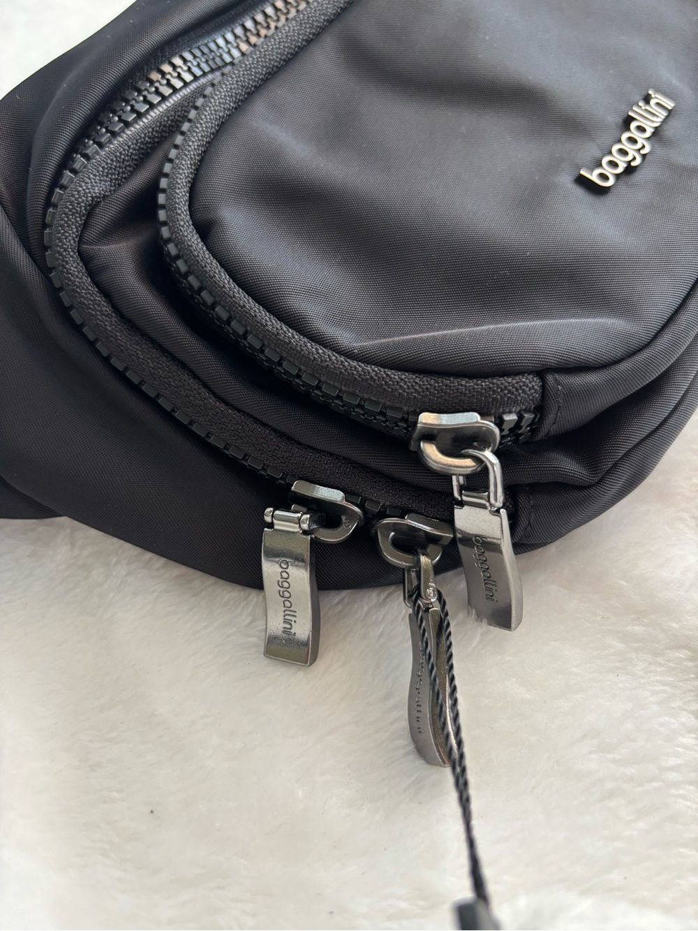 BAGGALLINI Women's On The Go Waist Pack Belt Bag Black - Picture 6 of 12